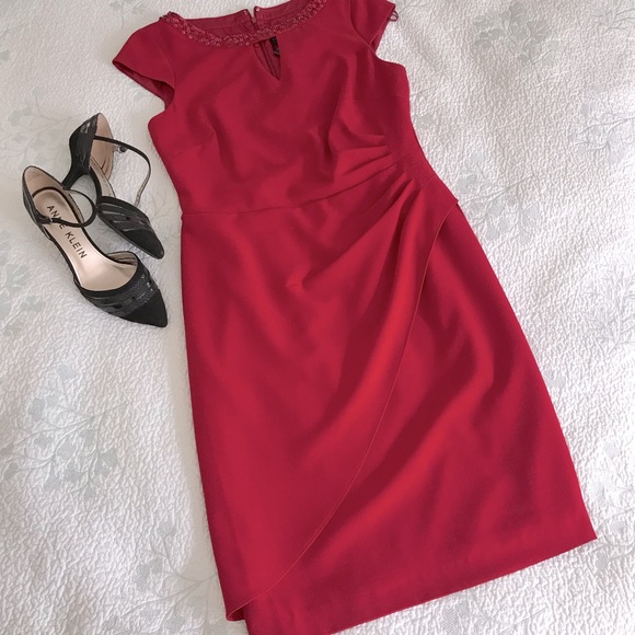 NWT ADRIANNA PAPELL RED SHEATH SEQUINED DRESS Size 10 - Picture 14 of 17